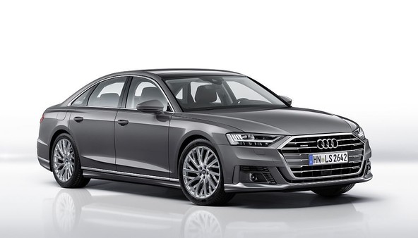 Audi A8 s še bolj dinamično podobo: Paket športne zunanje opreme in športni sedeži