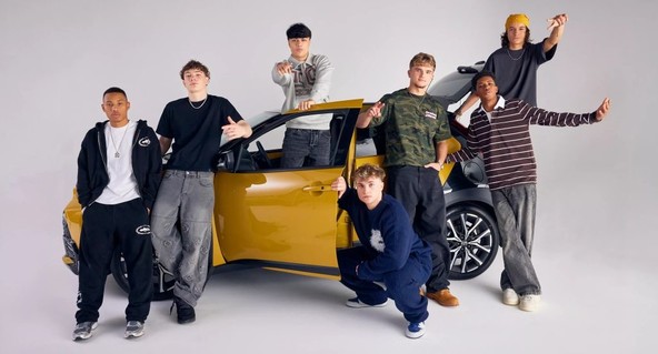 December 10 sodeluje s Toyoto : December 10 predstavlja Toyoto kot glavnega partnerja 