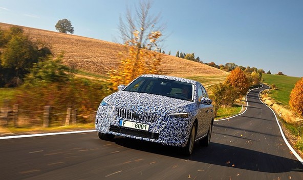 Tehnologija, dizajn, povezljivost: Škoda s Scalo popolnoma na novo definira kompaktni razred znamke