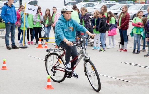 Varno na kolesu: Odprte so prijave na razpis 2022/23