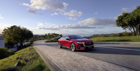 NOVA MAZDA6e: JINBA ITTAI ZA ELEKTRIČNO DOBO