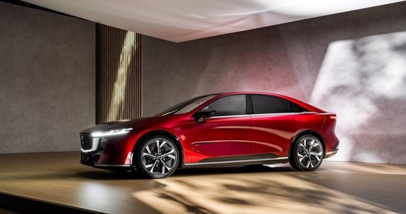 NOVA MAZDA 6e: TRGOVCI V SLOVENIJI ŽE SPREJEMAJO PREDNAROČILA