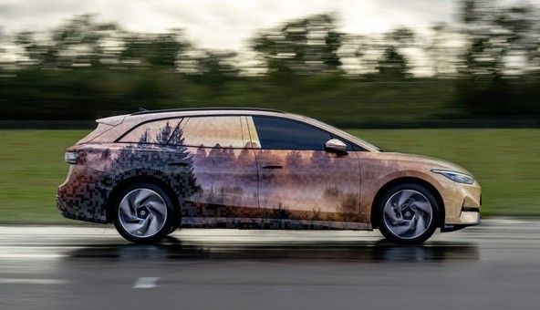 Prve slike in novo ime: Volkswagen ekskluzivno predstavlja prihodnji model ID.7 Tourer