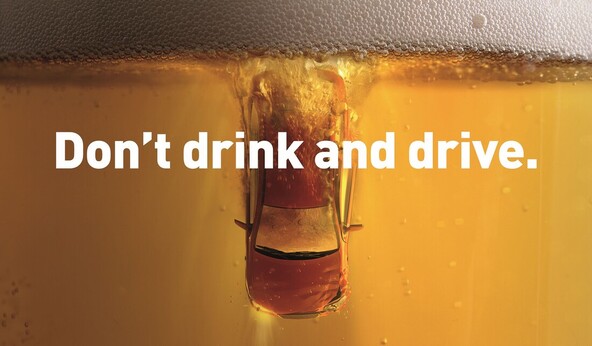 Alkoholni semafor v Sloveniji gori rdeče: Stranke soglasne pri prometni varnosti, razdeljene pri dostopnosti in ceni alkohola