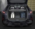 NOVA MAZDA CX‑6e: ELEKTRIČNA ZMOGLJIVOST V KOMBINACIJI Z INTELIGENTNO TEHNOLOGIJO
