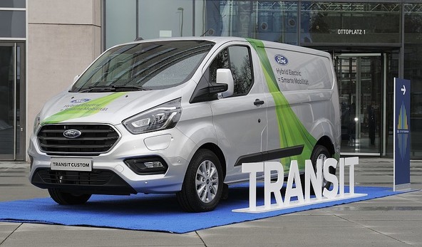 Ford Transit Custom PHEV: Ford širi poskusno uporabo priklopnih hibridov