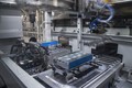 Nova celična tehnologija za Neue Klasse: BMW Group krepi strokovno znanje o baterijah