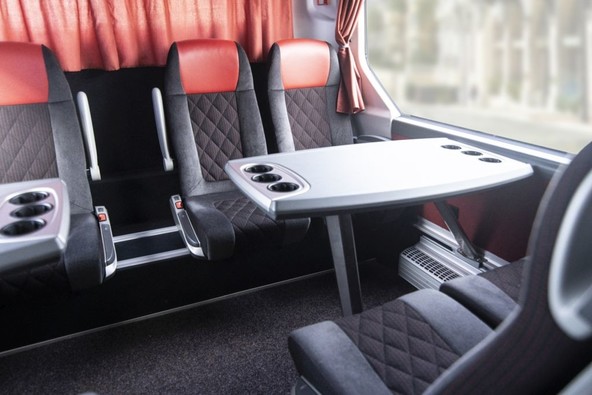 Nomago nadgradil shuttle bus: Druga novost so premium vozovnice z nadstandardnimi sedeži in dodatnim prostorom