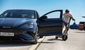 Pločniki niso dirkališča: Mladi opozarjajo na nevarno vožnjo z električnimi skiroji in skuterji