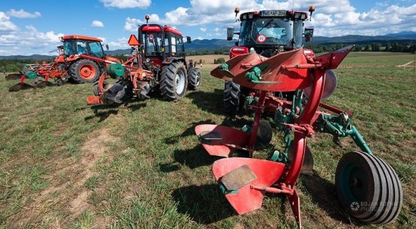 Najboljši slovenski orači se bodo pomerili v Prekmurju: 68. državno tekmovanje oračev Slovenije in 30. državno tekmovanje dijakov in študentov biotehniških šol v oranju