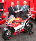 Od leve proti desni: Giancarlo Codazzi, CEO MAN Truck & Bus AG, Bjoern Loose, direktor marketinga MAN Truck & Bus AG in Gabriele Del Torchio, CEO Ducati Motor Holding Spa