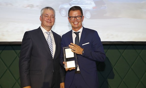Michael Iggena (AUTO TEST) in Stefan N. Quary (SKODA AUTO Deutschland)
