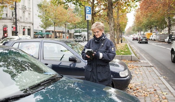 Kakšen je bil vaš ''priročen'' izgovor?: Raziskava o (ne)upravičenem parkiranju na mestih, rezerviranih za invalide