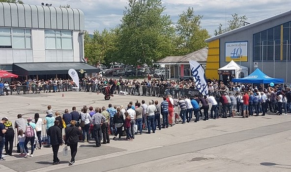Avto-moto-logistični četverček v Celju: Vragolije na motorju za Jureta Križmana kot vožnja s kolesom