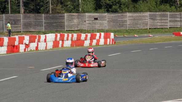 AMZS Šport: Zanimiva karting dirka na Vranskem