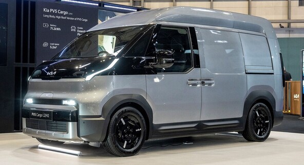 Kia PV5 Cargo High Roof / PV5 Cargo Standard: Pri nas do konca leta, naročila bodo možna že čez 2 meseca