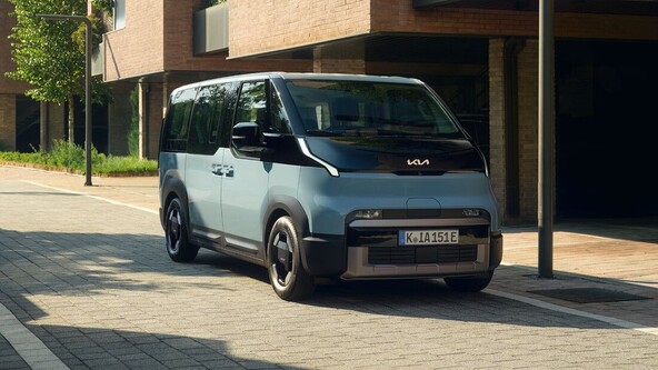 KIA PV5 Passenger: Kia PV5 bo kmalu dobil 6- in 7-sedežno različico