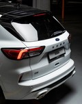 FORD KUGA PLUG-IN HYBRID: ZDAJ NA VOLJO S ‘ČRNIM PAKETOM’