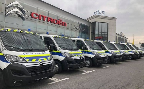 Ministrstvo za notranje zadeve Republike Slovenije: PREVZEM KONTINGENTA VOZIL ZNAMKE CITROËN