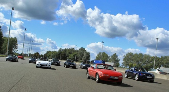 Testni center RDW v Lelystadu: Mazda MX-5 lovi nov svetovni rekord