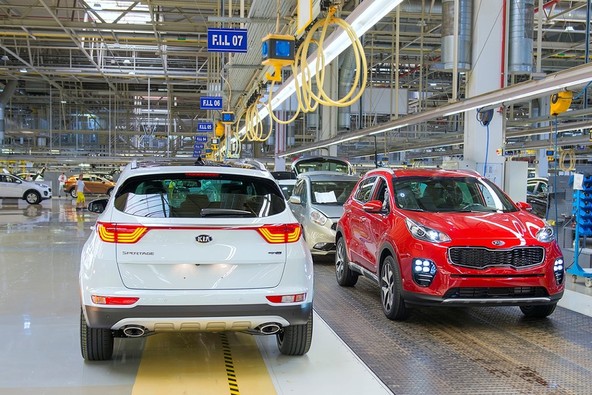 Kia v Evropi proizvaja že deset let: V tovarni in pri dobaviteljih ustvarjenih več kot 20.000 delovnih mest
