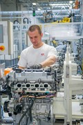 Kia v Evropi proizvaja že deset let: V tovarni in pri dobaviteljih ustvarjenih več kot 20.000 delovnih mest