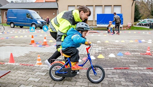 »Varni in zadovoljni«: Za vse vrtce v Sloveniji smo pripravili natečaj s poudarkom na varnosti