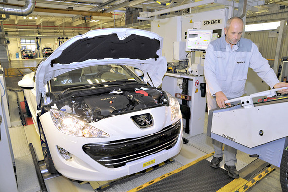 Peugeot & Citroën : Prestrukturiranje z namenom zmanjšanja stroškov
