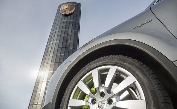 Porsche s pozitivnim polletnim poslovnim izidom: Število zaposlenih se je povečalo za dvanajst odstotkov in zdaj presega številko 29.000