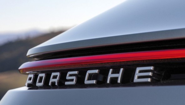 Enotna rešitev za stranke po vsem svetu : Porsche zaradi koronakrize podaljšuje garancije