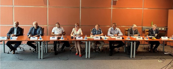 Prometni zastoji: Zakaj zgolj javni promet ni rešitev?