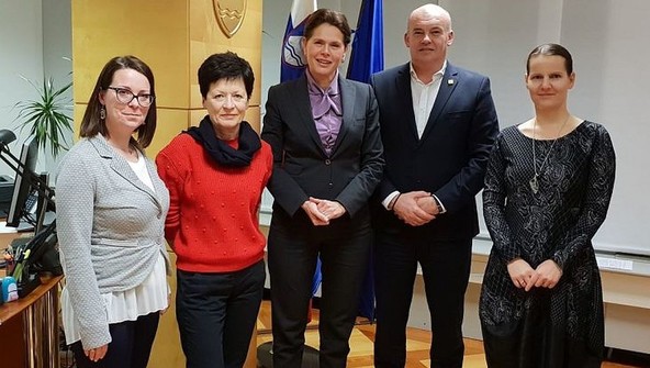 Zavod Varna pot: Srečanje z ministrico za infrastrukturo mag. Alenko Bratušek
