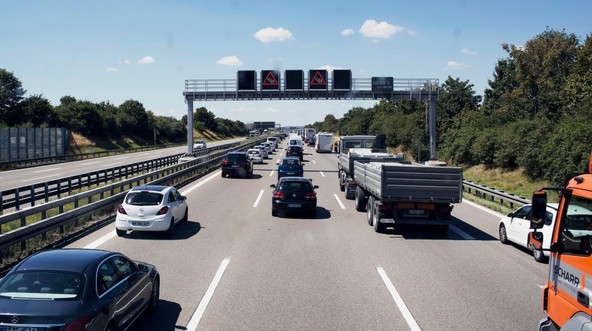 Strokovni posvet Slovenija stoji na cestah: Reševanje prometnih zastojev mora postati eden ključnih državnih razvojnih in infrastrukturnih projektov