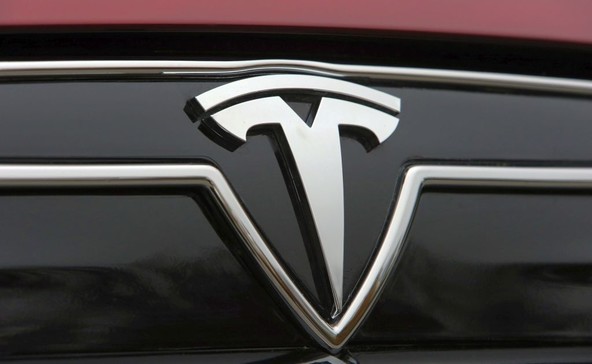 Panasonic & Tesla : Sodelovanje na področju e-avtomobila