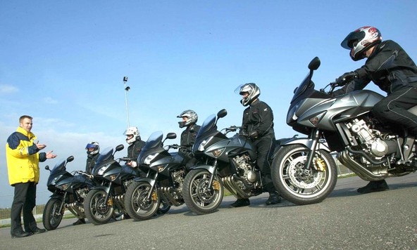 Zveza motoklubov Slovenije obvešča: Slovenska Policija skrbi za večjo varnost motoristov