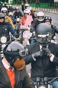 Distinguished Gentleman’s Ride - Ljubljana 2015: V suknjiču in kravati na motocikel