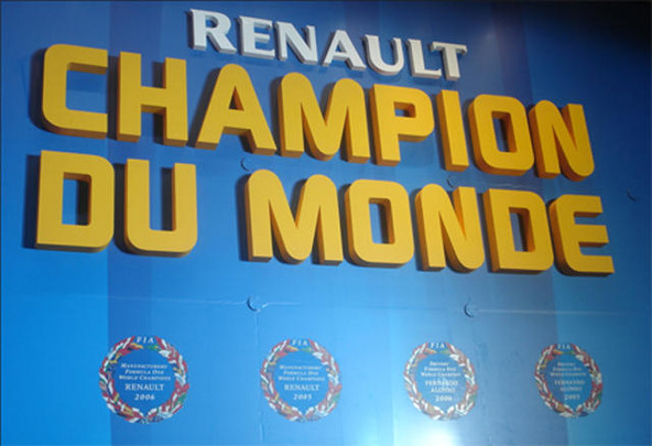 Alonso in Renault: Že drugič zapored dvojna svetovna prvaka