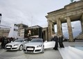 Audi: Odkritje spektakularne skulpture avtomobila in premierna predstavitev novega modela Audi TT Coupé