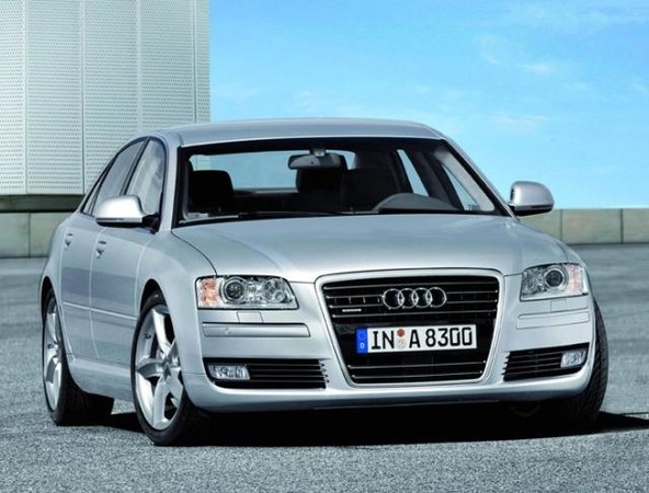 Audi A8: Luksuzna športnost in zgledna učinkovitost