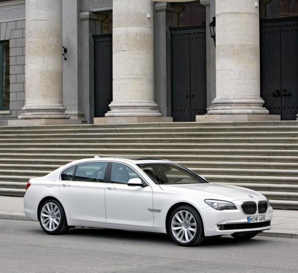 BMW serija 7: Novost: BMW 760i
