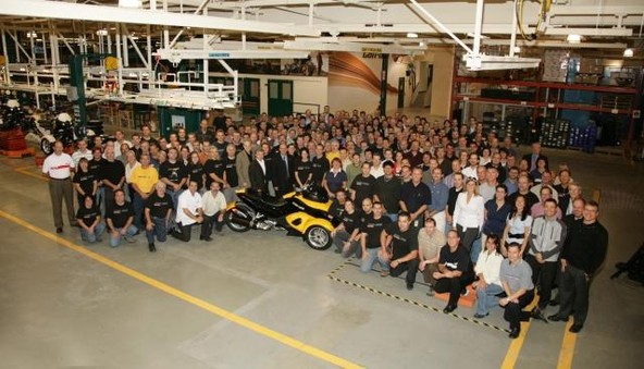 BRP Can-Am spyder roadster: Začelek masovne proizvodnje