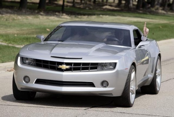 Chevrolet: Koncept Camaro: ujet duh brezčasnega Camara