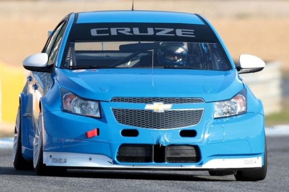 Chevrolet Cruze WTCC: Nadaljevanje razvojnega programa, zadnji test Lacettija