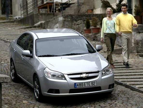 Chevrolet Epica: Dinamično zasnovana limuzina s prečno nameščenim šestvaljnikom