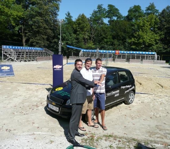 Chevrolet Slovenija: Oba Chevrolet Avea že v rokah zmagovalcev