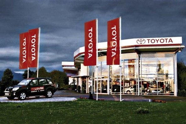 Družba AC Lovše: NAPRODAJ TOYOTA YARIS - bivše vozilo aktualne Miss Slovenije