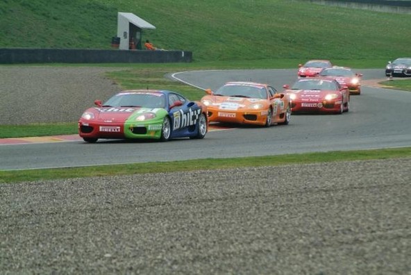 Ferrari Challenge: Zaradi tehnične napake ob drugo mesto - dirka v Mugellu, Finale