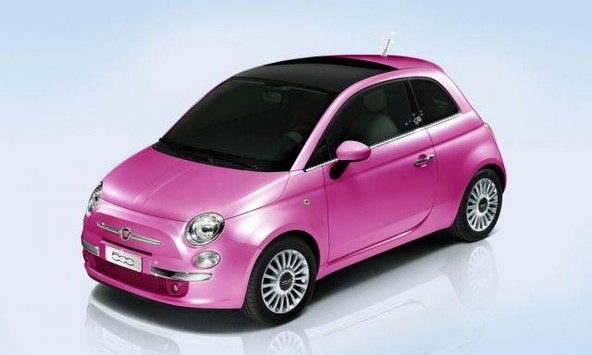 Fiat 500: Današnje darilo Barbie® za rojstni dan