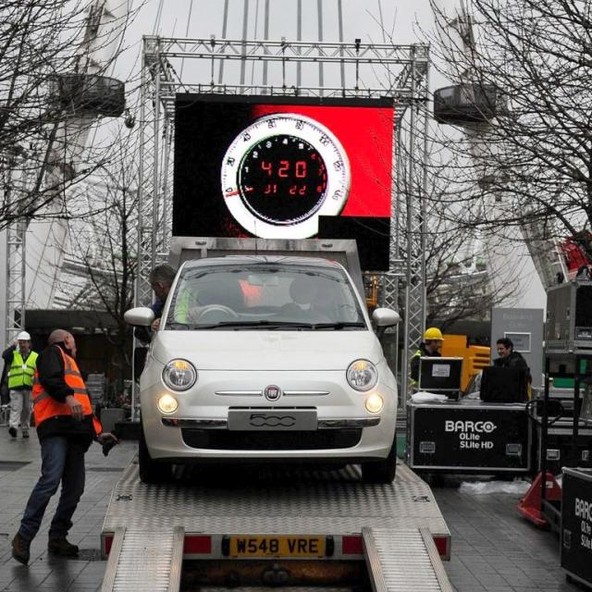 Fiat: Fiat 500 se vozi na London Eye