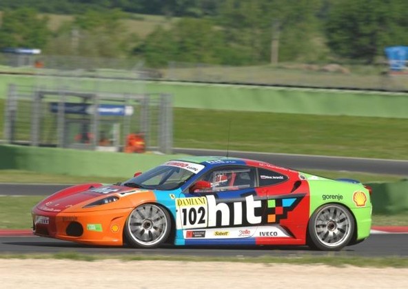 Hit Racing Team & Ferrari Challenge: V prestolnici Italije Nina dosegla 8. in 7. mesto